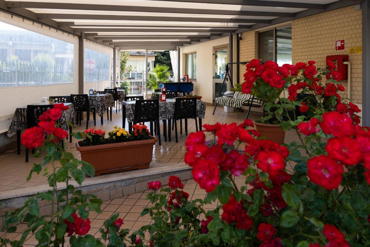 Hotel Belvedere Porto SantʼElpidio Εξωτερικό φωτογραφία