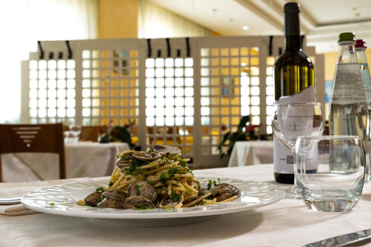 Hotel Belvedere Porto SantʼElpidio Εξωτερικό φωτογραφία