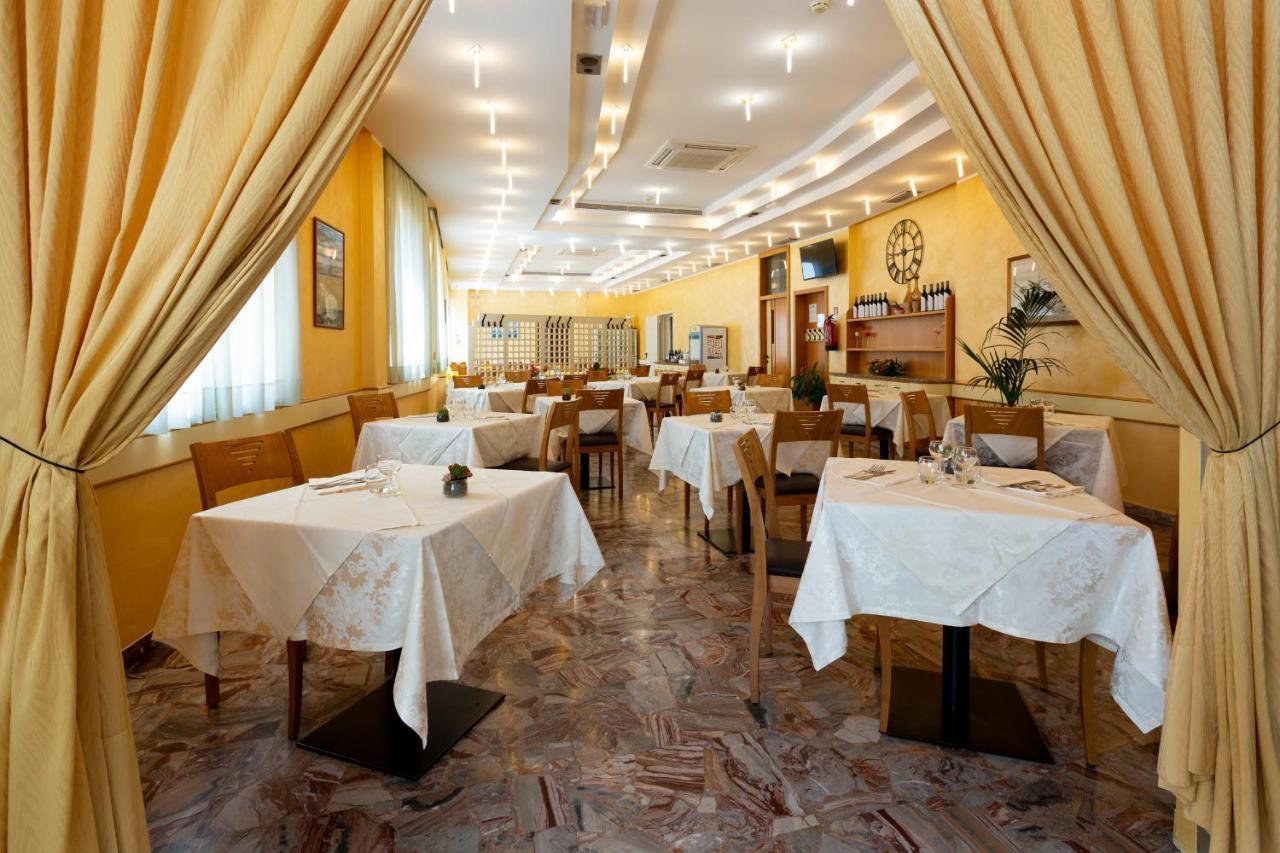 Hotel Belvedere Porto SantʼElpidio Εξωτερικό φωτογραφία